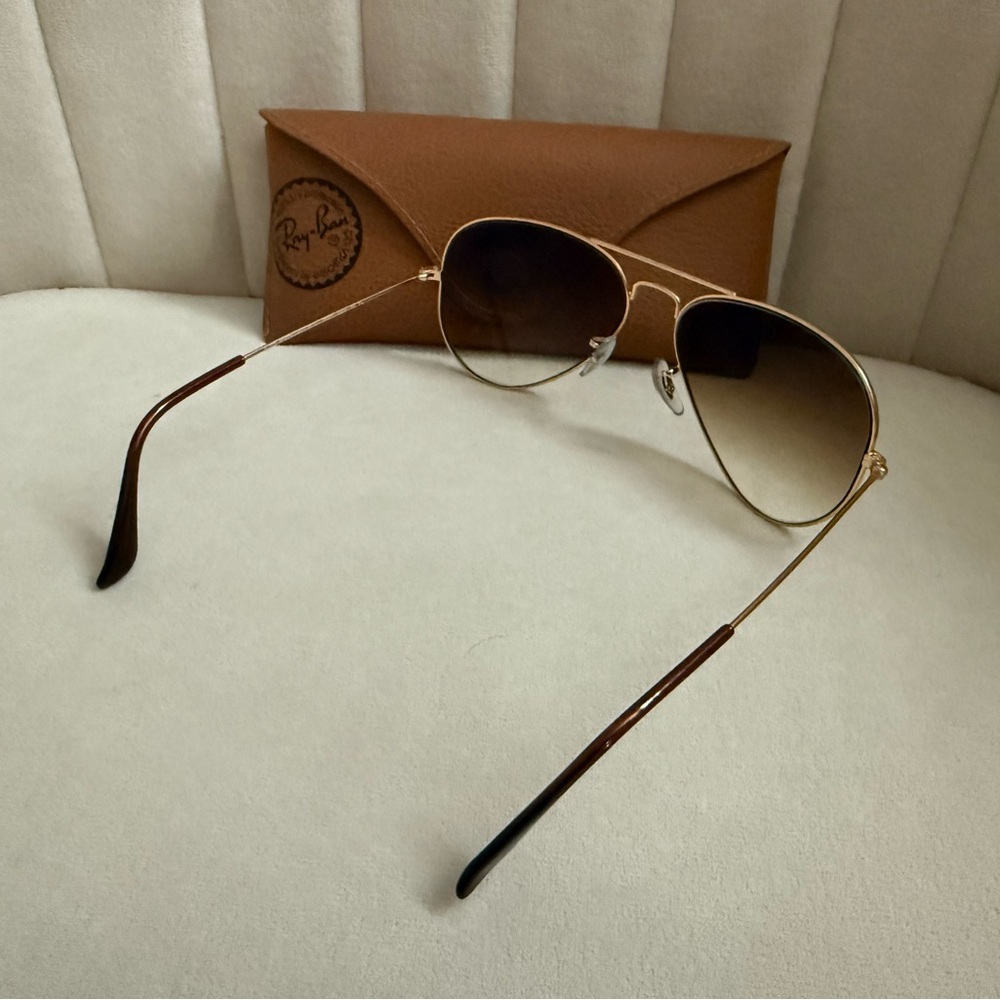 Ray-Ban Gold Aviator Sunglasses - Picture 3 of 5